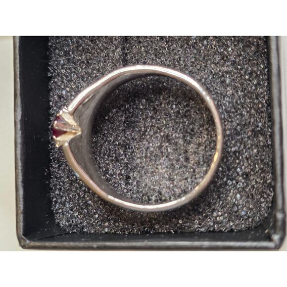 Sterling Silver Ring With Red Stone Size 11 - Picture 6 of 8